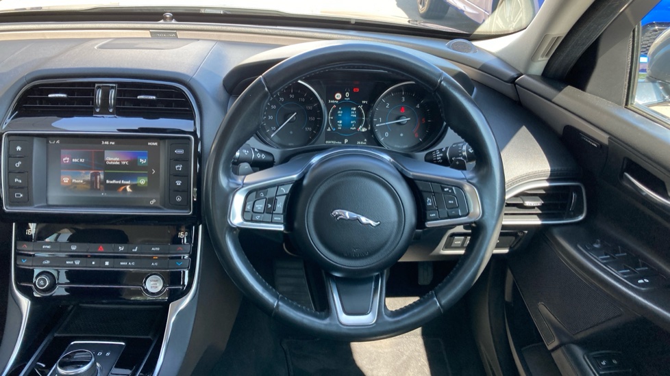 Jaguar XE 2.0d [180] Portfolio 4dr Auto Diesel Saloon - Image 15