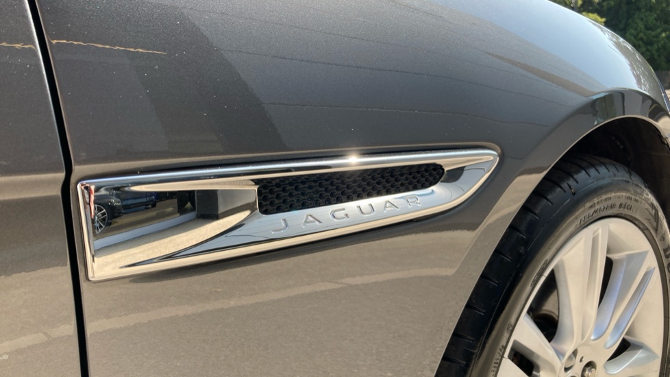 Jaguar XE 2.0d [180] Portfolio 4dr Auto Diesel Saloon - Image 20
