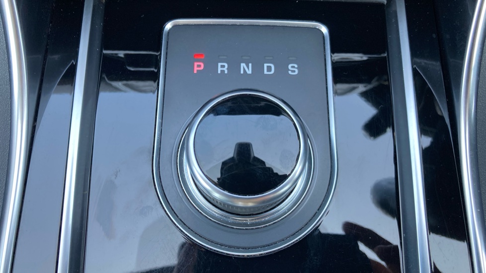 Jaguar XE 2.0d [180] Portfolio 4dr Auto Diesel Saloon - Image 34