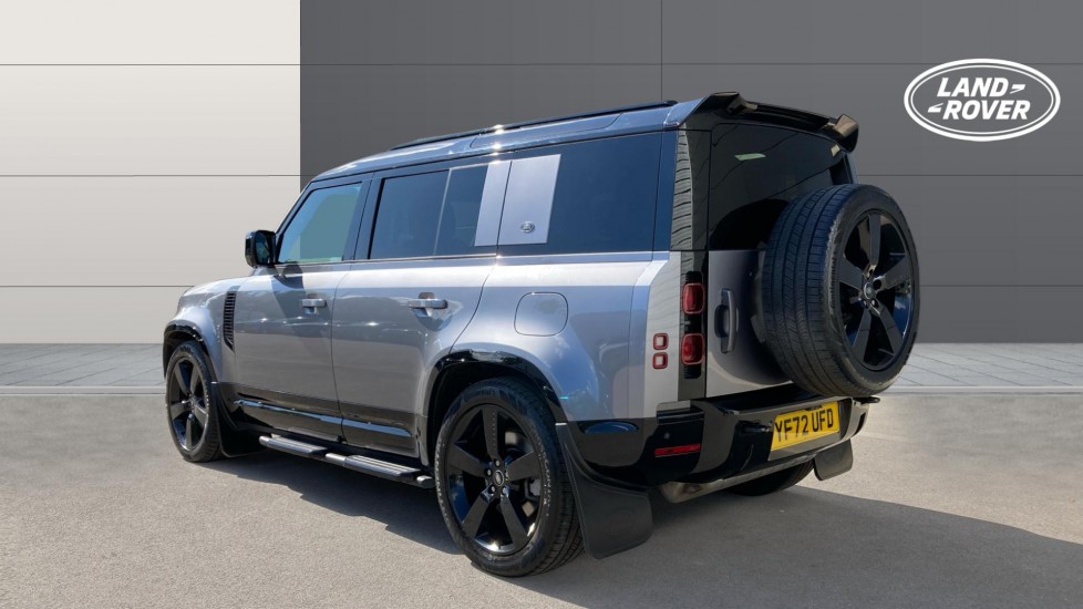 Land Rover Defender 2.0 P400e X-Dynamic SE 110 5dr Auto Estate - Image 2