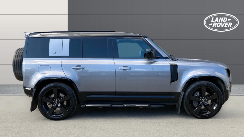 Land Rover Defender 2.0 P400e X-Dynamic SE 110 5dr Auto Estate - Image 5