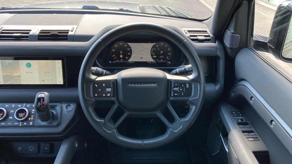 Land Rover Defender 2.0 P400e X-Dynamic SE 110 5dr Auto Estate - Image 15