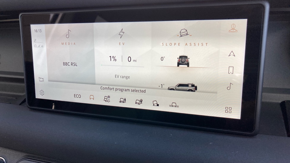 Land Rover Defender 2.0 P400e X-Dynamic SE 110 5dr Auto Estate - Image 36