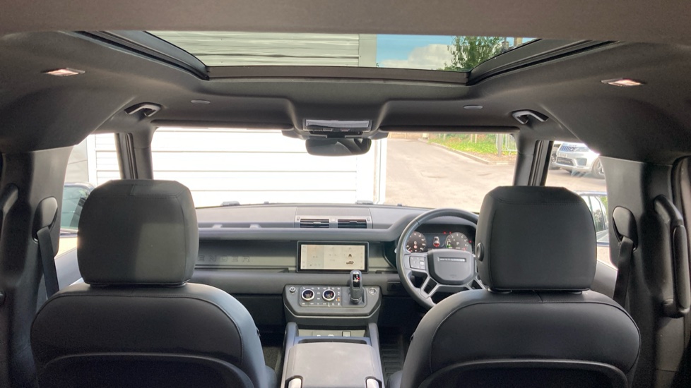 Land Rover Defender 2.0 P400e X-Dynamic SE 110 5dr Auto Estate - Image 50