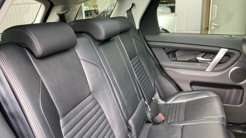 Land Rover Discovery Sport 2.0 D180 SE 5dr Auto Diesel Station Wagon - Image 37