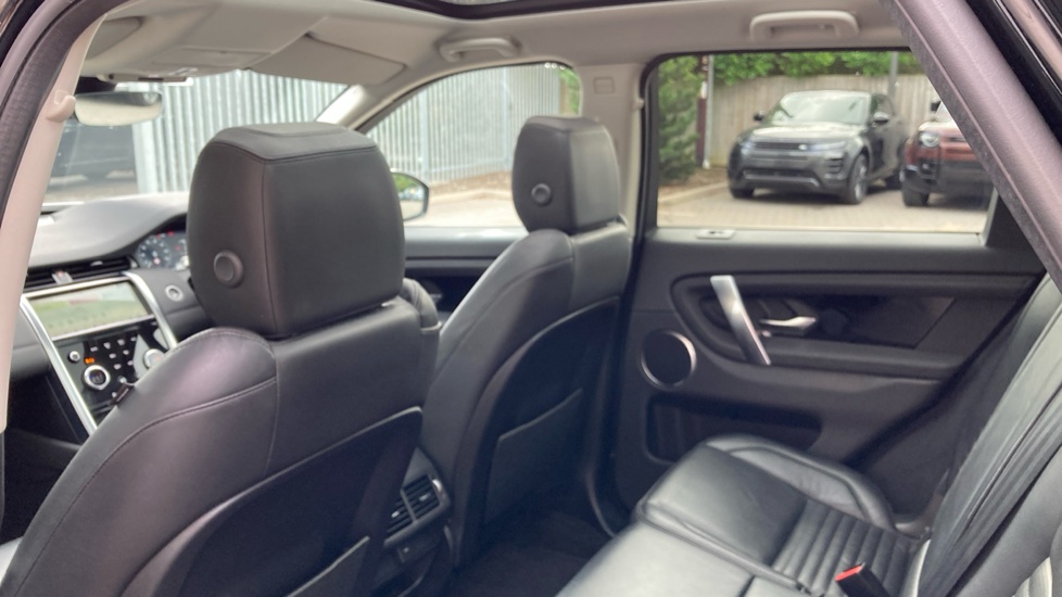 Land Rover Discovery Sport 2.0 D180 SE 5dr Auto Diesel Station Wagon - Image 45