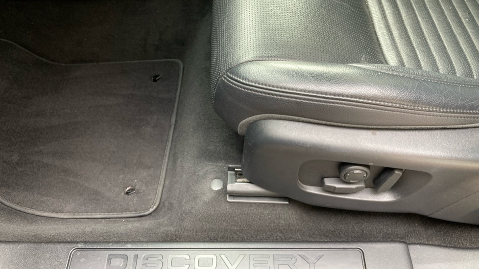 Land Rover Discovery Sport 2.0 D180 SE 5dr Auto Diesel Station Wagon - Image 47