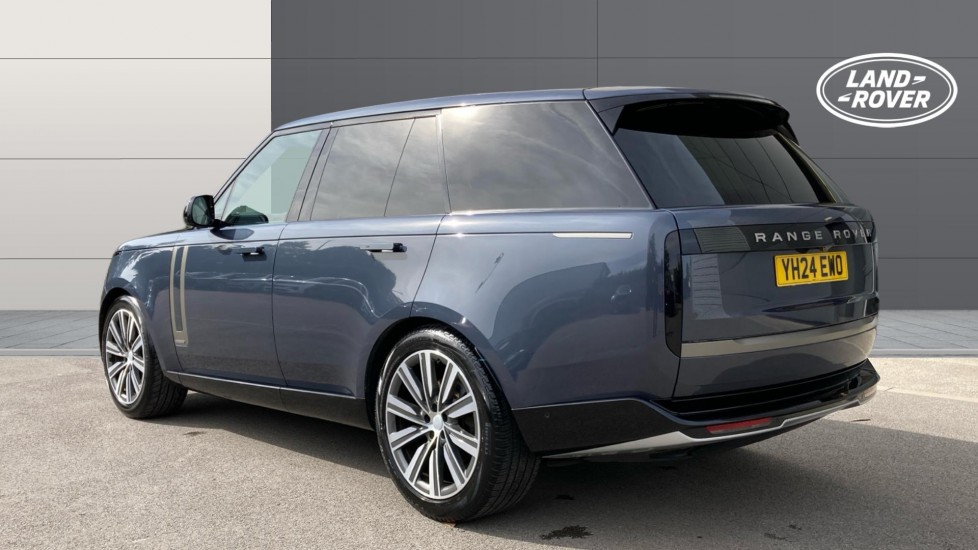 Land Rover Range Rover 3.0 D350 Autobiography 4dr Auto Diesel Estate - Image 2