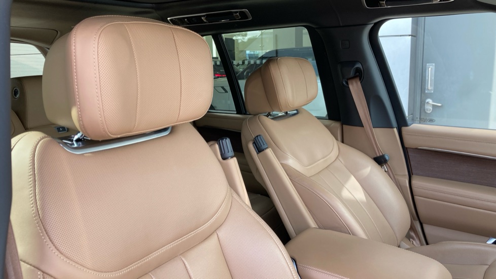 Land Rover Range Rover 3.0 D350 Autobiography 4dr Auto Diesel Estate - Image 26