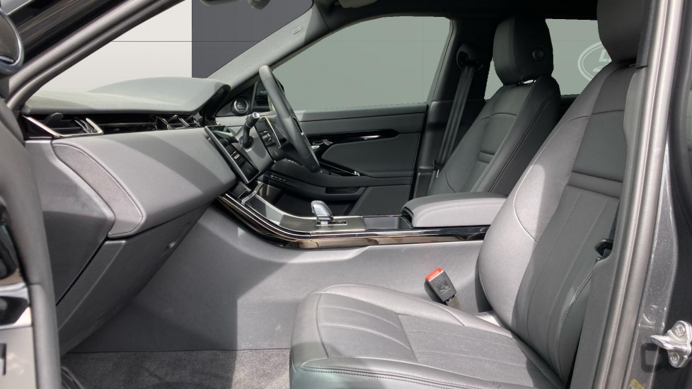 Land Rover Range Rover Evoque 1.5 P270e Dynamic SE 5dr Auto Hatchback - Image 3