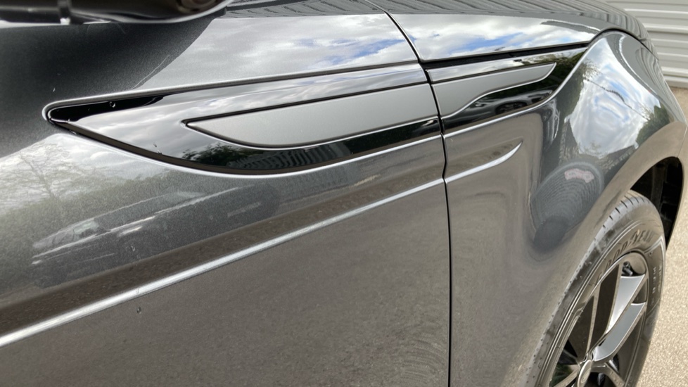 Land Rover Range Rover Evoque 1.5 P270e Dynamic SE 5dr Auto Hatchback - Image 21