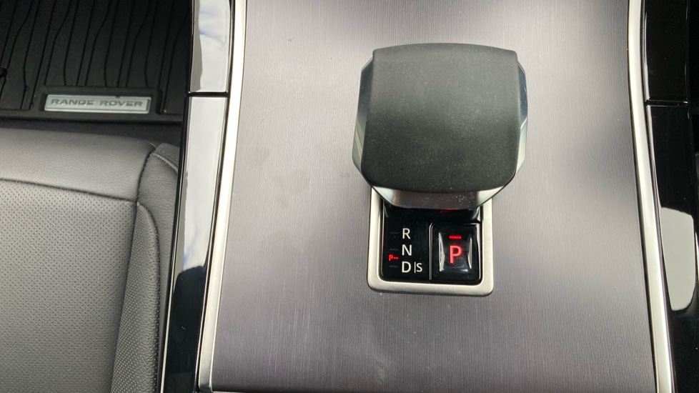 Land Rover Range Rover Evoque 1.5 P270e Dynamic SE 5dr Auto Hatchback - Image 39