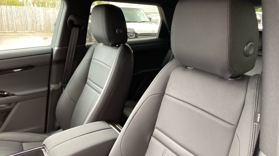 Land Rover Range Rover Evoque 1.5 P270e Dynamic SE 5dr Auto Hatchback - Image 54