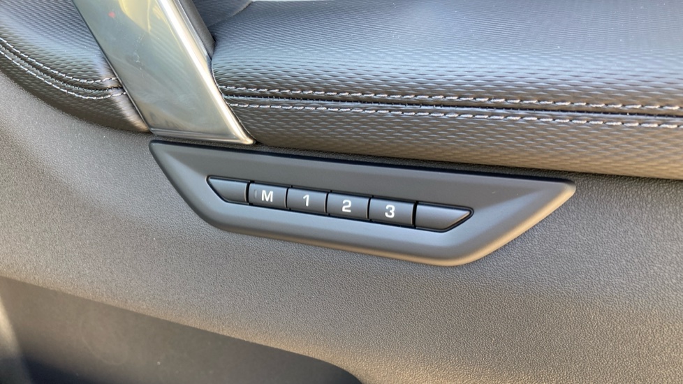 Land Rover Discovery Sport 2.0 D200 Landmark 5dr Auto [5 Seat] Diesel Station Wagon - Image 21