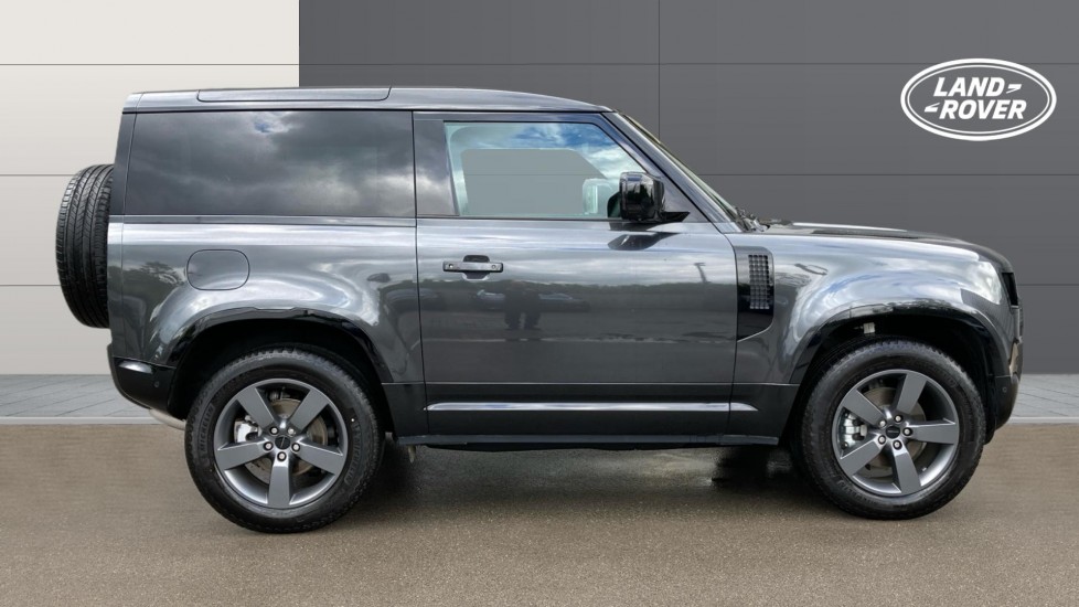 Land Rover Defender 3.0 D250 X-Dynamic SE 90 3dr Auto Diesel Estate - Image 5