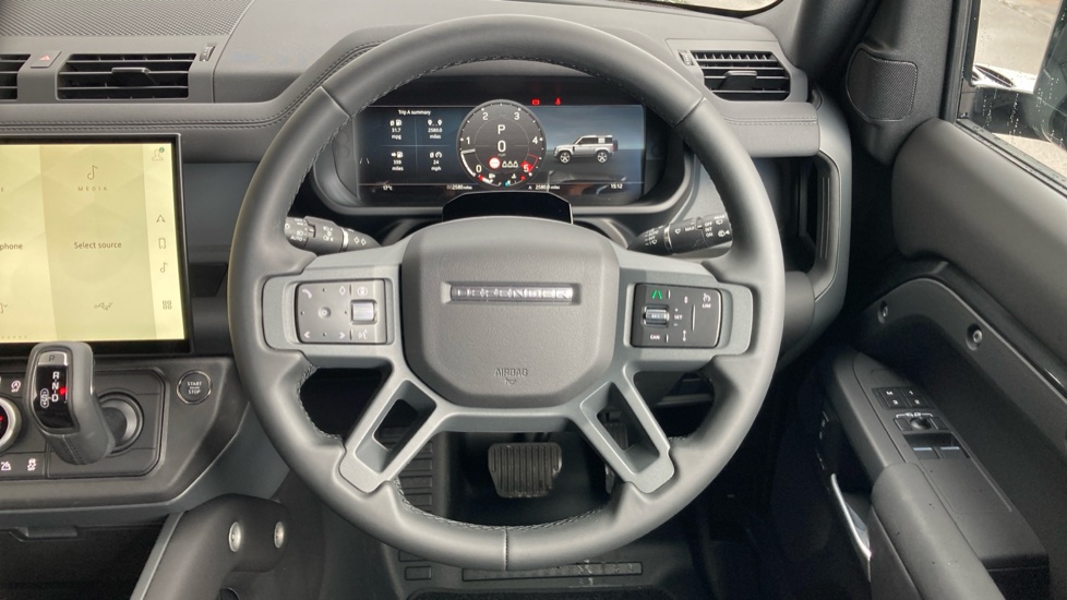 Land Rover Defender 3.0 D250 X-Dynamic SE 90 3dr Auto Diesel Estate - Image 15