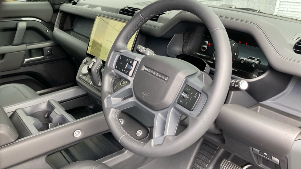 Land Rover Defender 3.0 D250 X-Dynamic SE 90 3dr Auto Diesel Estate - Image 24