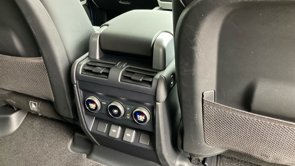 Land Rover Defender 3.0 D250 HSE 110 5dr Auto [7 Seat] Diesel Estate - Image 18