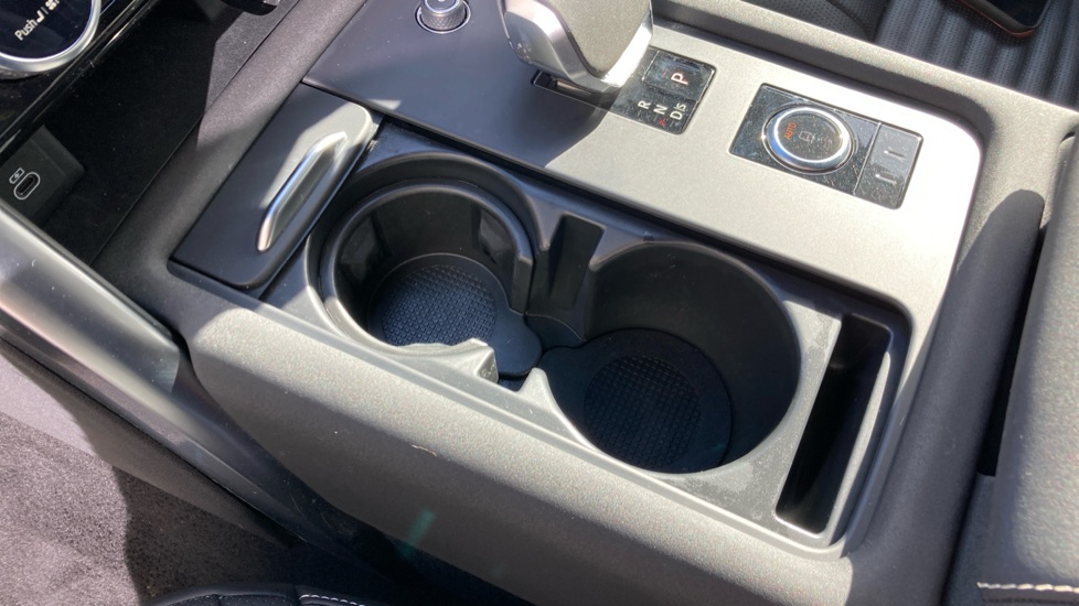 Land Rover Discovery 3.0 D300 R-Dynamic HSE 5dr Auto Diesel Station Wagon - Image 35