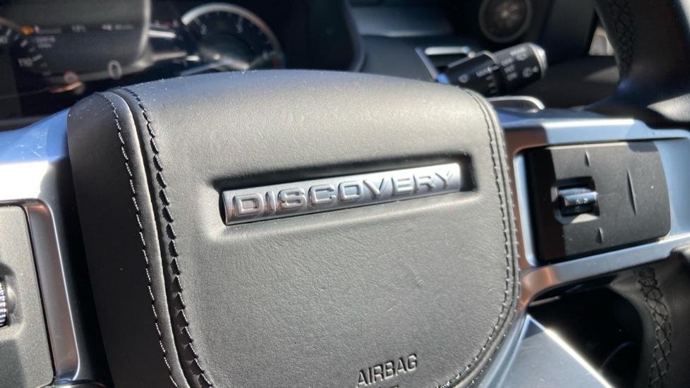 Land Rover Discovery 3.0 D300 R-Dynamic HSE 5dr Auto Diesel Station Wagon - Image 44