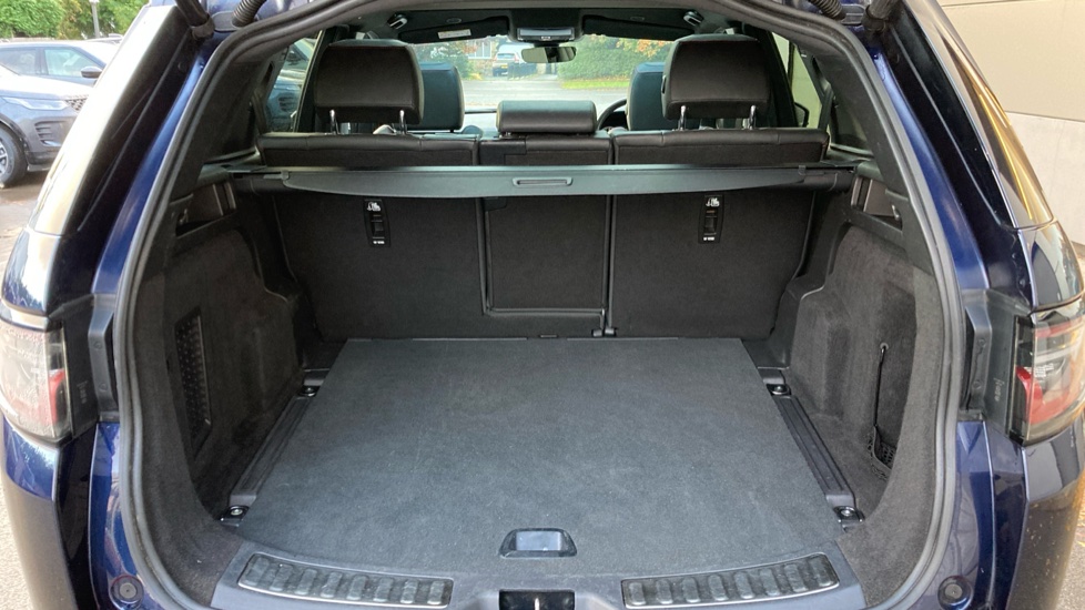 Land Rover Discovery Sport 1.5 P300e R-Dynamic HSE 5dr Auto [5 Seat] Station Wagon - Image 10