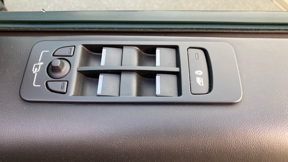 Land Rover Discovery Sport 1.5 P300e R-Dynamic HSE 5dr Auto [5 Seat] Station Wagon - Image 22