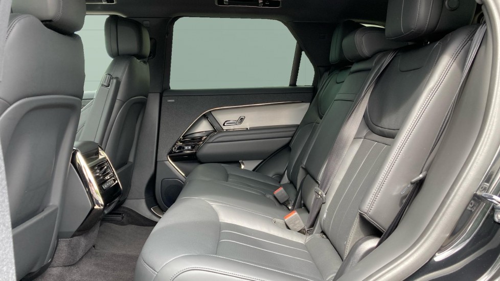 Land Rover Range Rover Sport 3.0 D250 Edition 5dr Auto Diesel Estate - Image 4