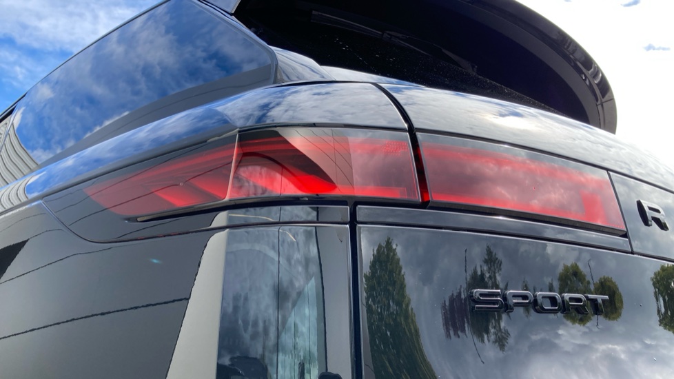Land Rover Range Rover Sport 3.0 D250 Edition 5dr Auto Diesel Estate - Image 19