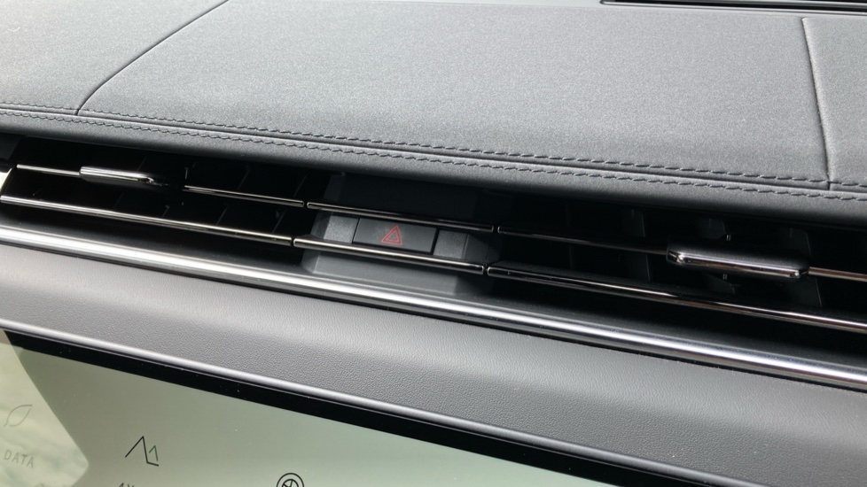 Land Rover Range Rover Sport 3.0 D250 Edition 5dr Auto Diesel Estate - Image 32