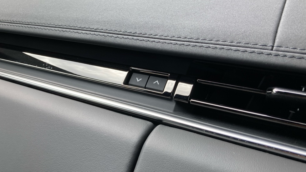 Land Rover Range Rover Sport 3.0 D250 Edition 5dr Auto Diesel Estate - Image 33