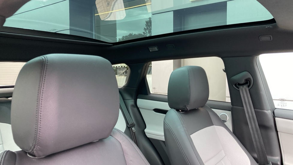 Land Rover Range Rover Evoque 2.0 D200 Dynamic SE 5dr Auto Diesel Hatchback - Image 45