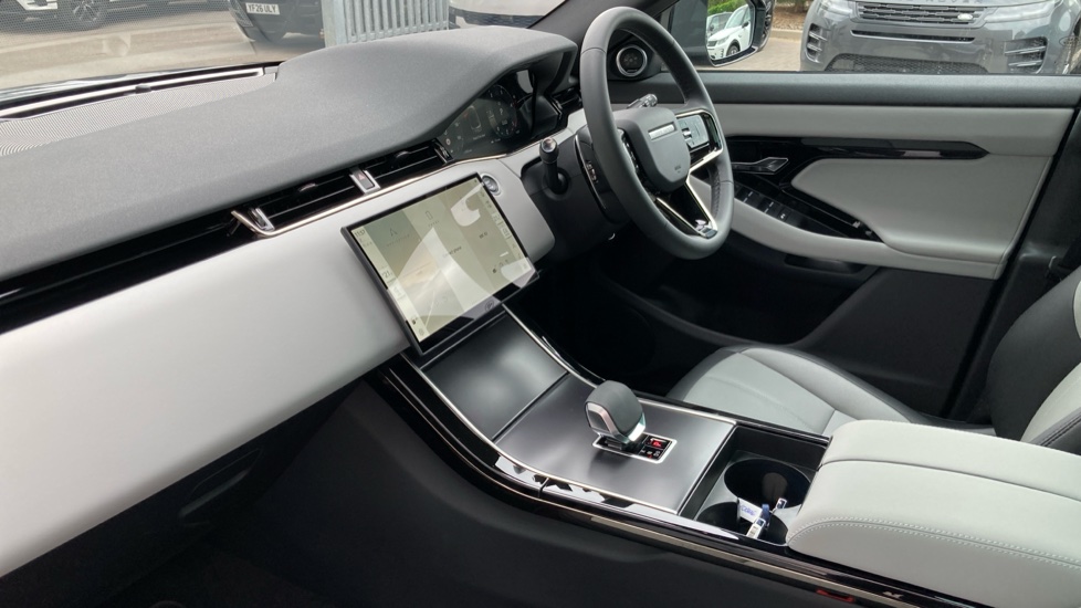Land Rover Range Rover Evoque 2.0 D200 Dynamic SE 5dr Auto Diesel Hatchback - Image 57