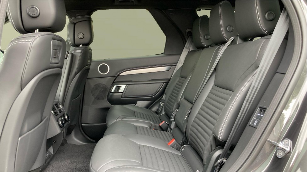 Land Rover Discovery 3.0 D350 Tempest 5dr Auto Diesel Station Wagon - Image 4