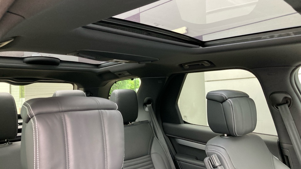 Land Rover Discovery 3.0 D350 Tempest 5dr Auto Diesel Station Wagon - Image 47