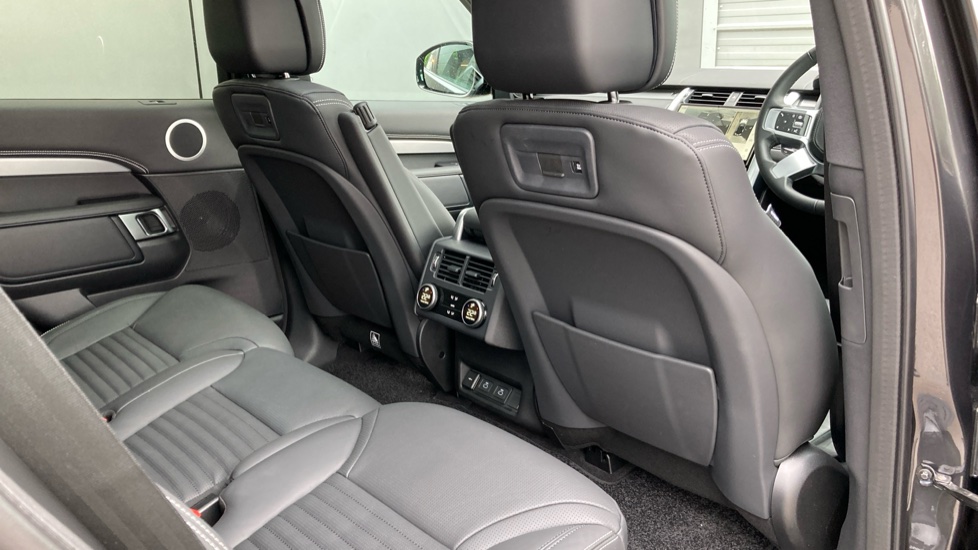 Land Rover Discovery 3.0 D350 Tempest 5dr Auto Diesel Station Wagon - Image 48