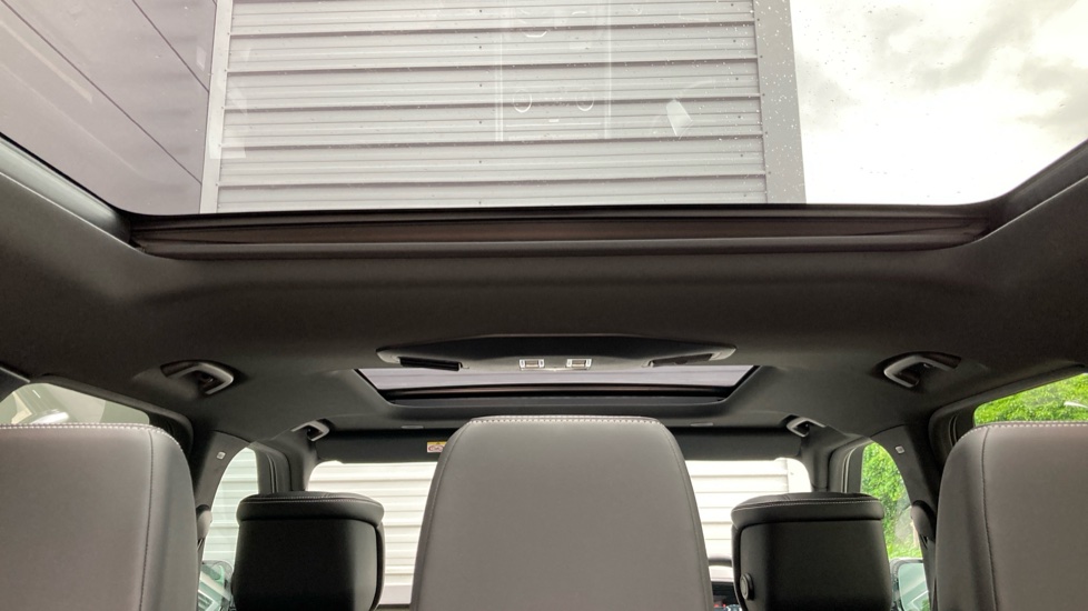 Land Rover Discovery 3.0 D350 Tempest 5dr Auto Diesel Station Wagon - Image 55