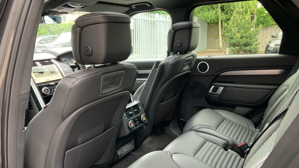 Land Rover Discovery 3.0 D350 Tempest 5dr Auto Diesel Station Wagon - Image 57