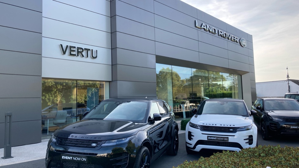 Land Rover Discovery 3.0 D350 Tempest 5dr Auto Diesel Station Wagon - Image 64