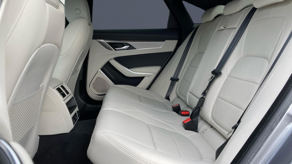 Jaguar XF 2.0 D200 R-Dynamic SE Black 4dr Auto Diesel Saloon - Image 4