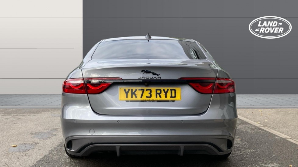 Jaguar XF 2.0 D200 R-Dynamic SE Black 4dr Auto Diesel Saloon - Image 6