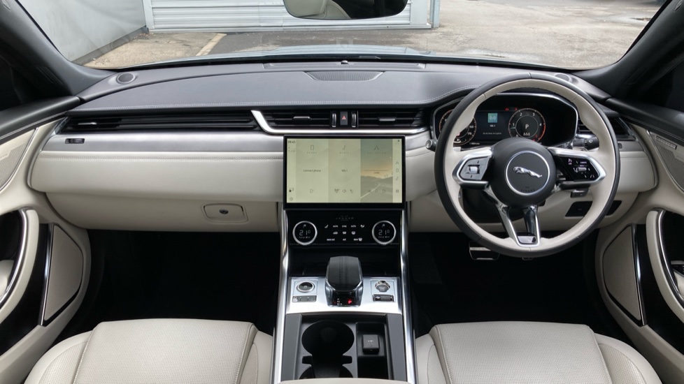 Jaguar XF 2.0 D200 R-Dynamic SE Black 4dr Auto Diesel Saloon - Image 9