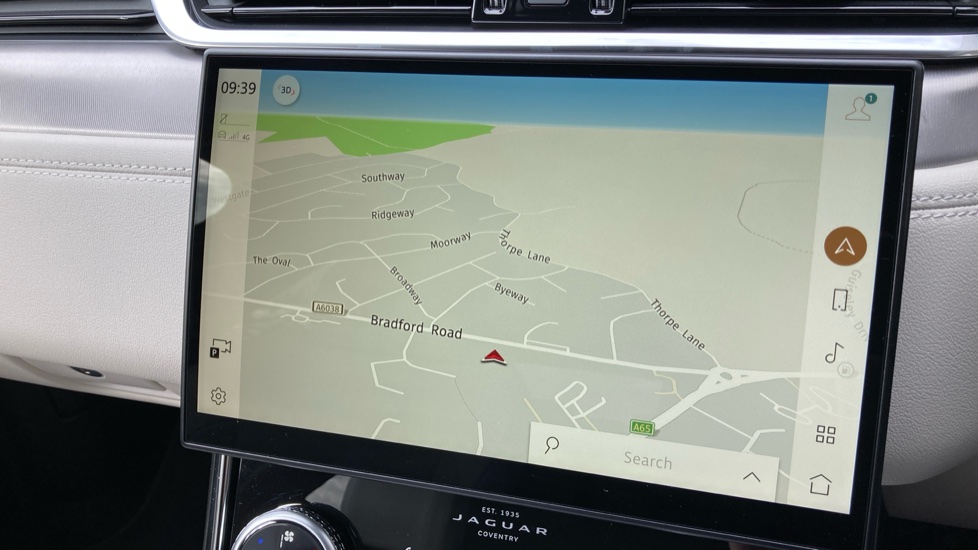 Jaguar XF 2.0 D200 R-Dynamic SE Black 4dr Auto Diesel Saloon - Image 11