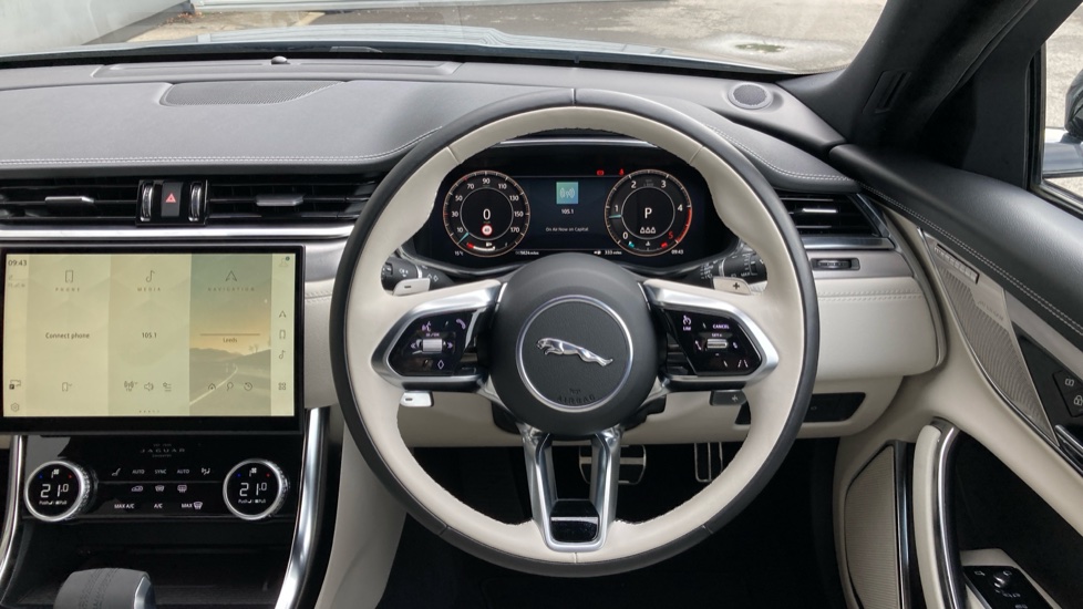 Jaguar XF 2.0 D200 R-Dynamic SE Black 4dr Auto Diesel Saloon - Image 15