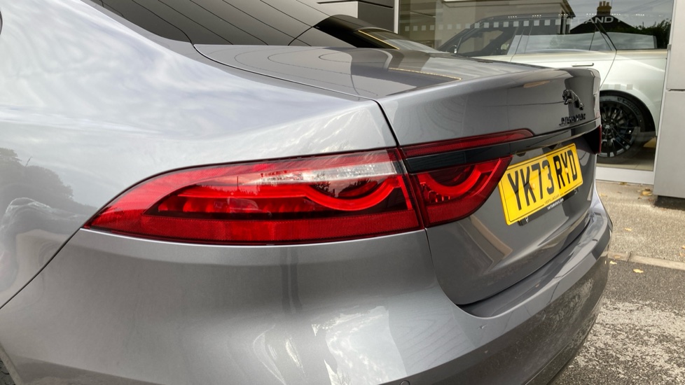 Jaguar XF 2.0 D200 R-Dynamic SE Black 4dr Auto Diesel Saloon - Image 19