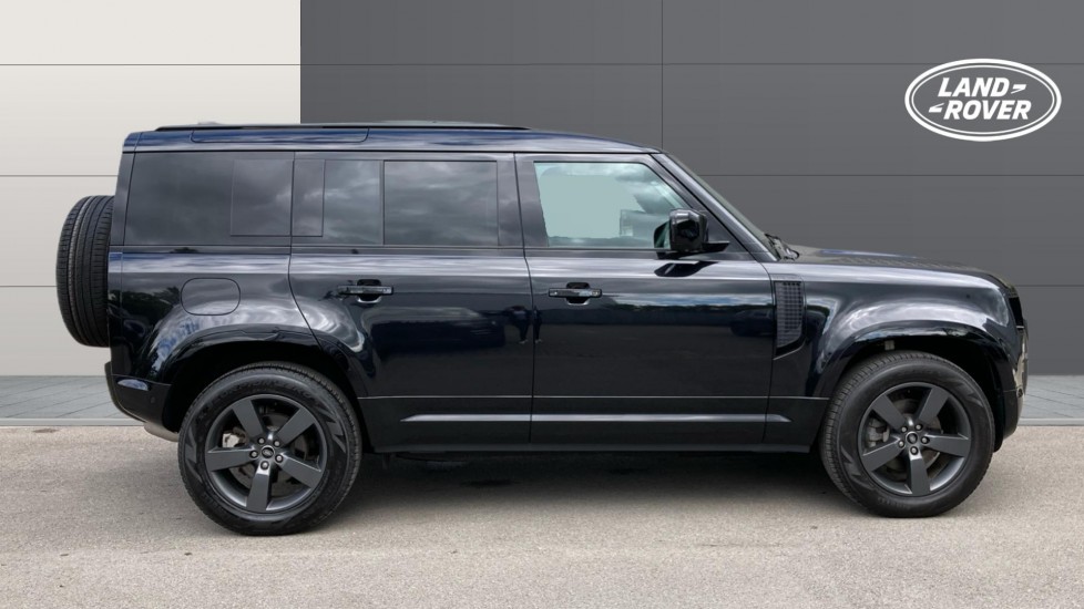 Land Rover Defender 3.0 D250 X-Dynamic HSE 110 5dr Auto Diesel Estate - Image 5