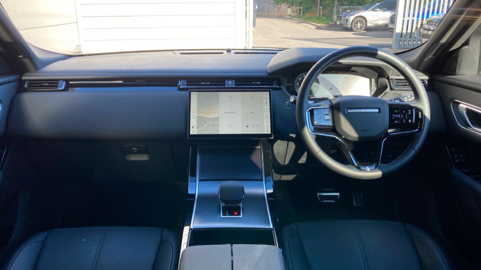 Land Rover Range Rover Velar 2.0 D200 MHEV Dynamic SE 5dr Auto Diesel Estate - Image 9