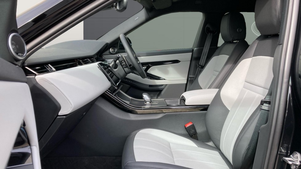 Land Rover Range Rover Evoque 2.0 D200 Edition 5dr Auto Diesel Hatchback - Image 3