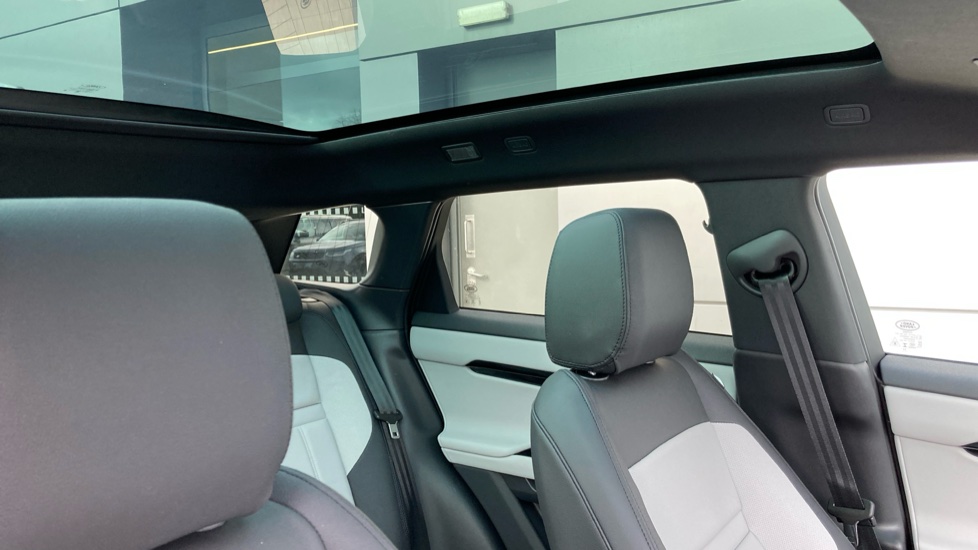 Land Rover Range Rover Evoque 2.0 D200 Edition 5dr Auto Diesel Hatchback - Image 37