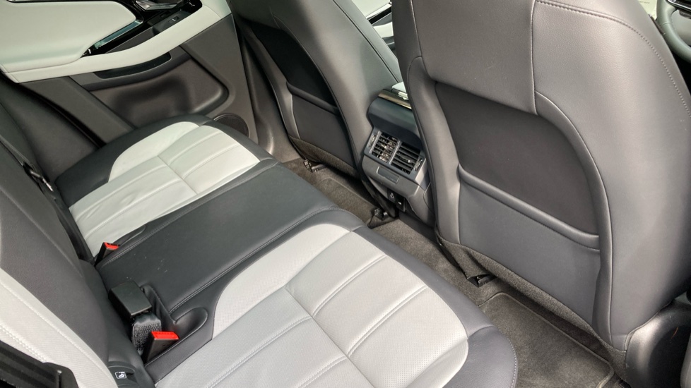 Land Rover Range Rover Evoque 2.0 D200 Edition 5dr Auto Diesel Hatchback - Image 38
