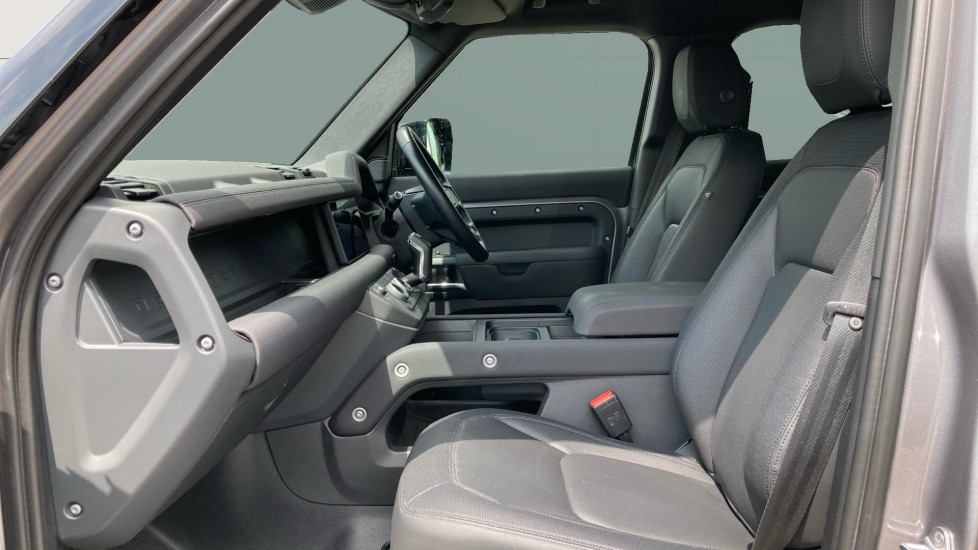 Land Rover Defender 3.0 D250 X-Dynamic S 110 5dr Auto [7 Seat] Diesel Estate - Image 3